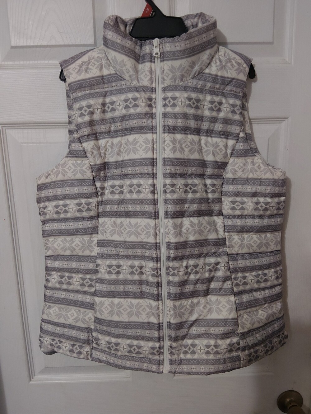 Lands' End Cream & Gray Quilted Patterned Puffer Vest With Snowflakes